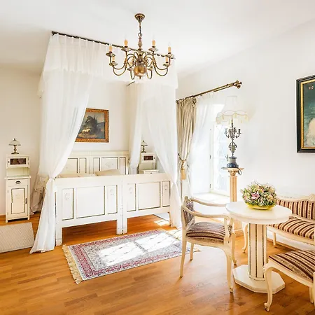Hotel Zamek - The Old Yard 4*