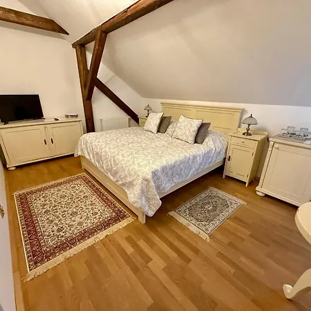 Zamek - The Old Yard 4* Rychvald