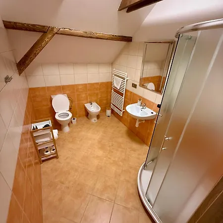 Zamek - The Old Yard Hotel